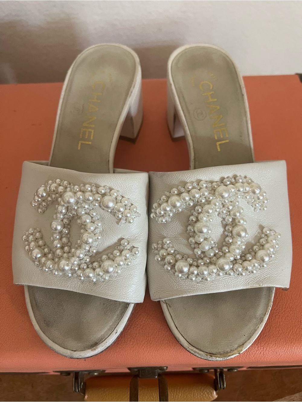 CHANEL Ivory White Pearl Embellished Leather Sandals Slides UE Size 35 C